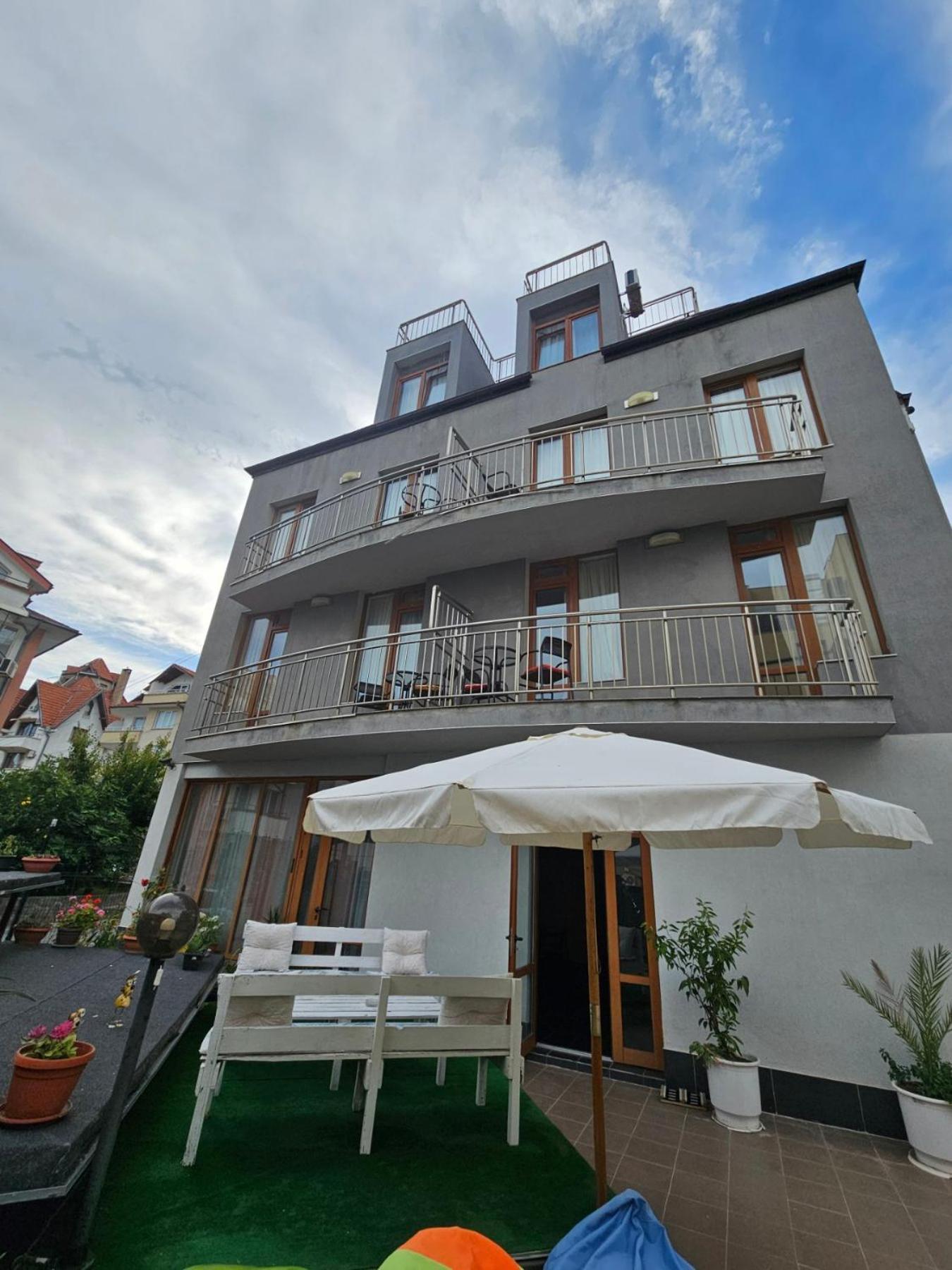 Guest House Petrovi Ravda Exteriér fotografie