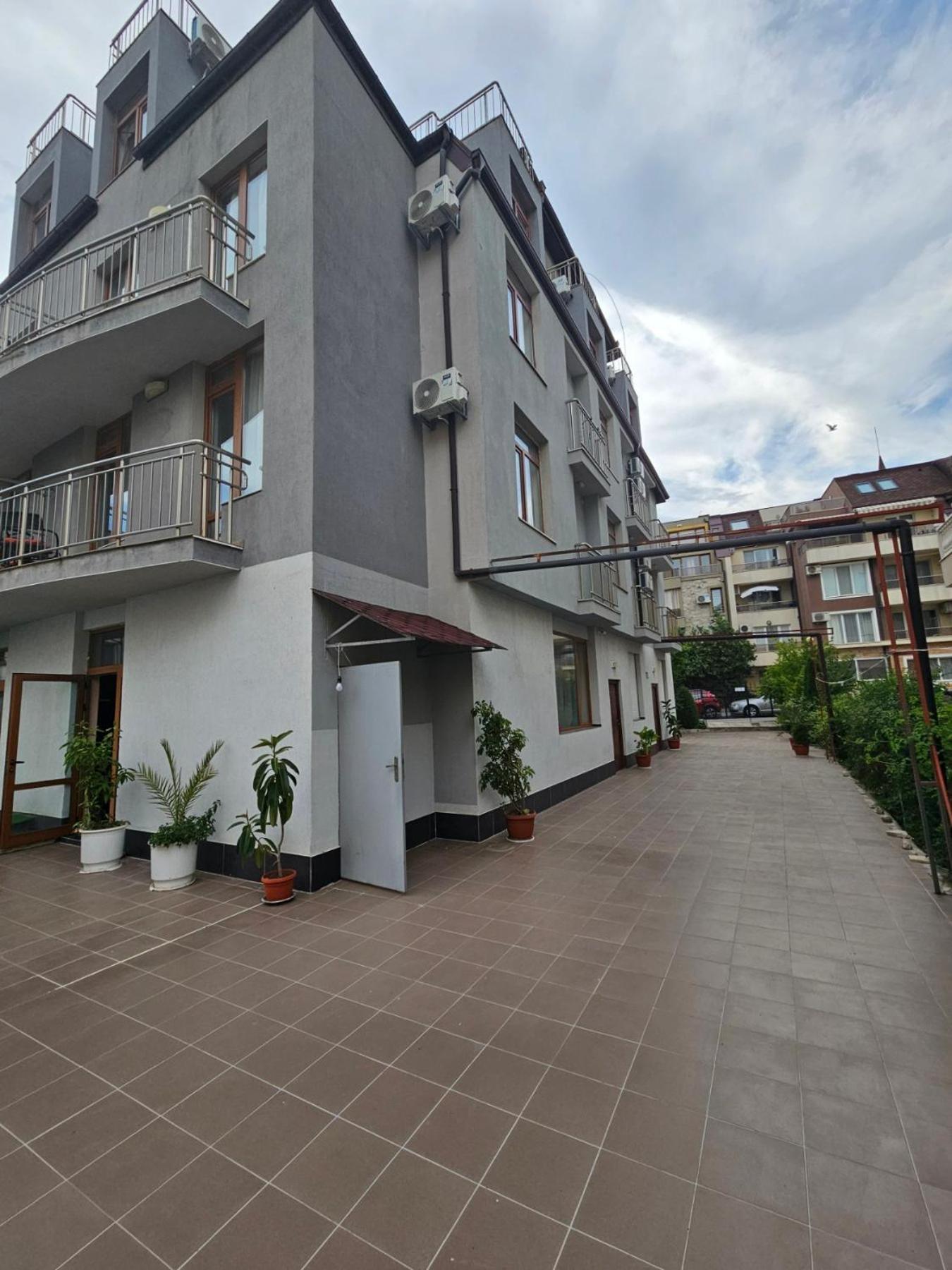 Guest House Petrovi Ravda Exteriér fotografie