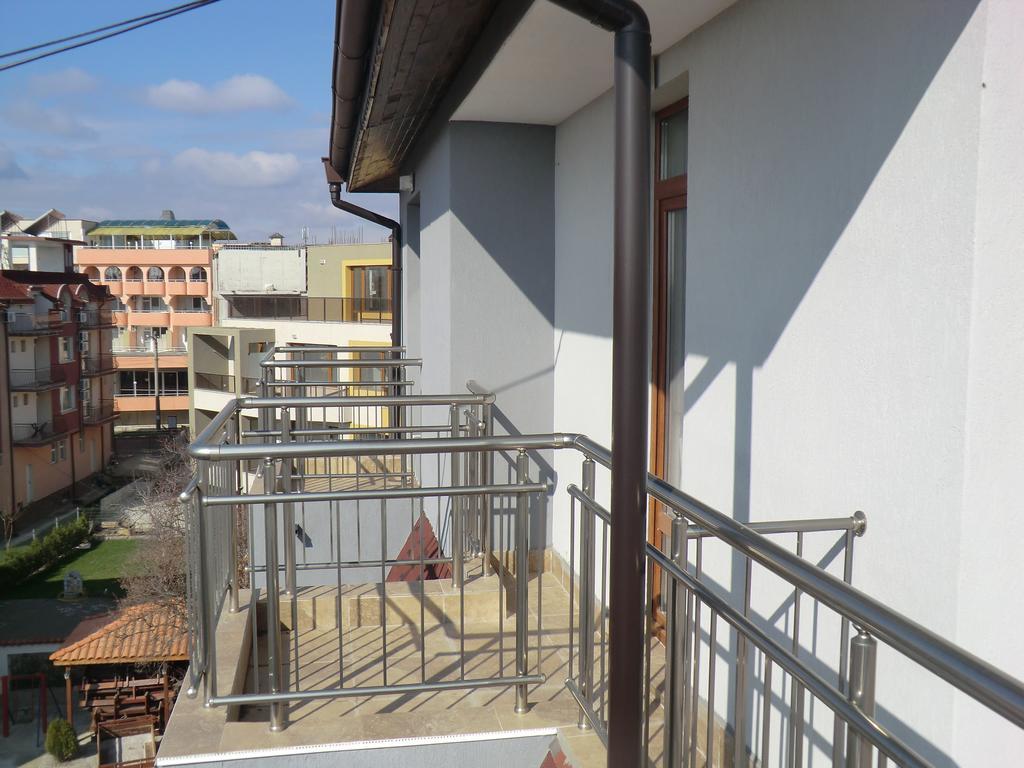 Guest House Petrovi Ravda Exteriér fotografie
